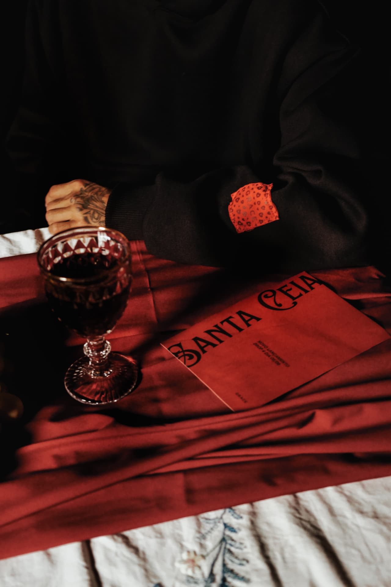 Pessoa à mesa da Santa Ceia — Santa Ceia